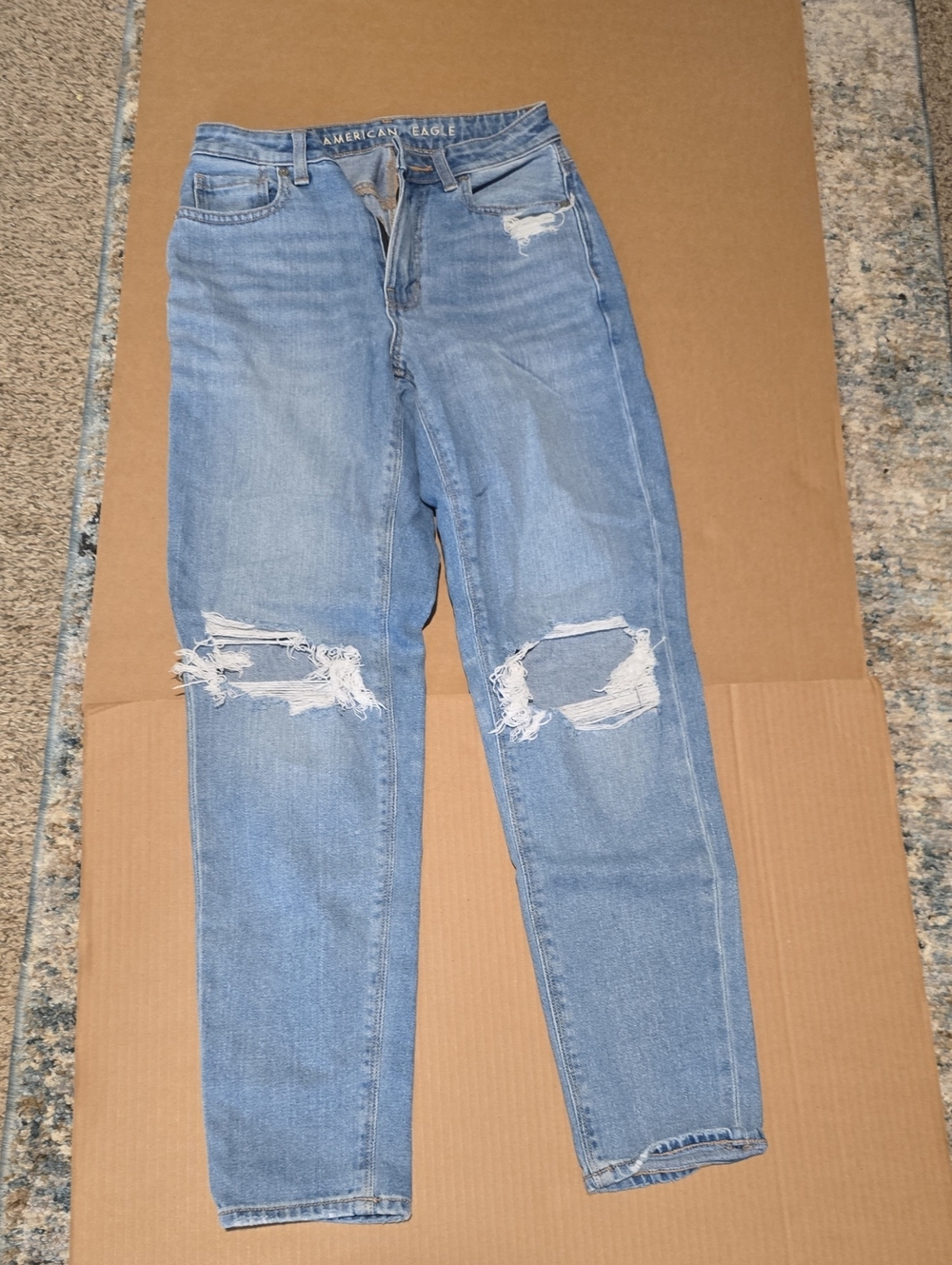 American Eagle Outfitters Light Blue Distressed High-Rise Jeans #106